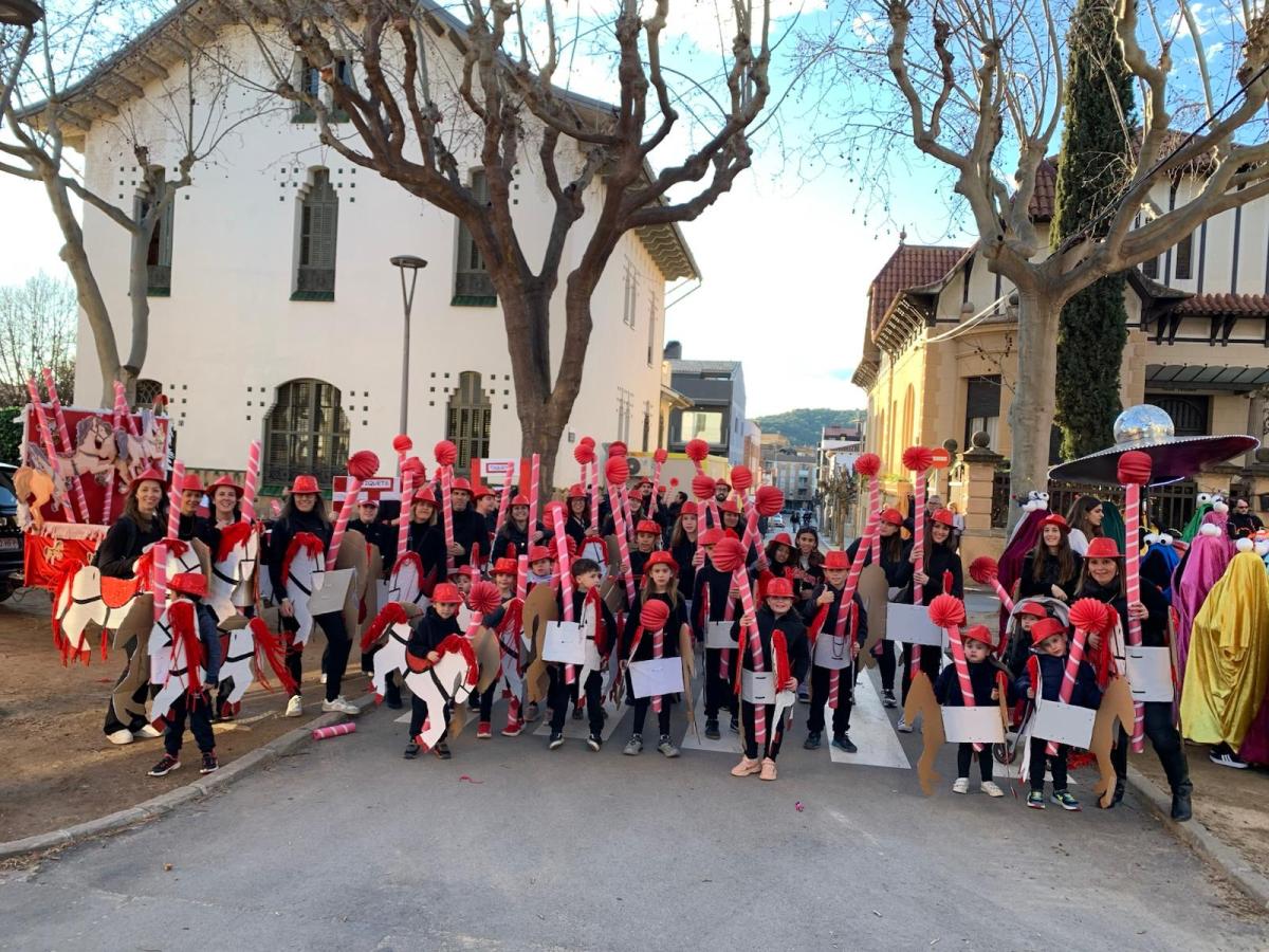 Comparsa de cavallets de fira doblement&nbsp;premiada